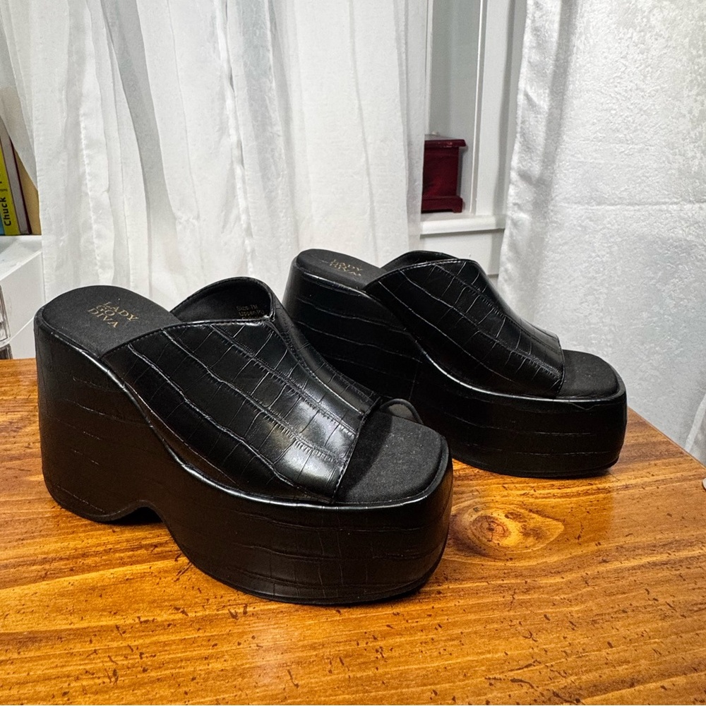 Black Platform Slide Sandals Chunky Platform Heels Minimal Trendy Size 7